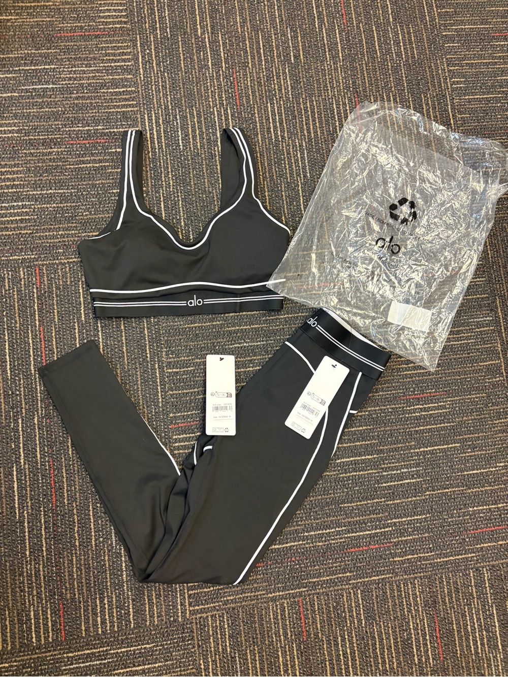 Alo Yoga Set